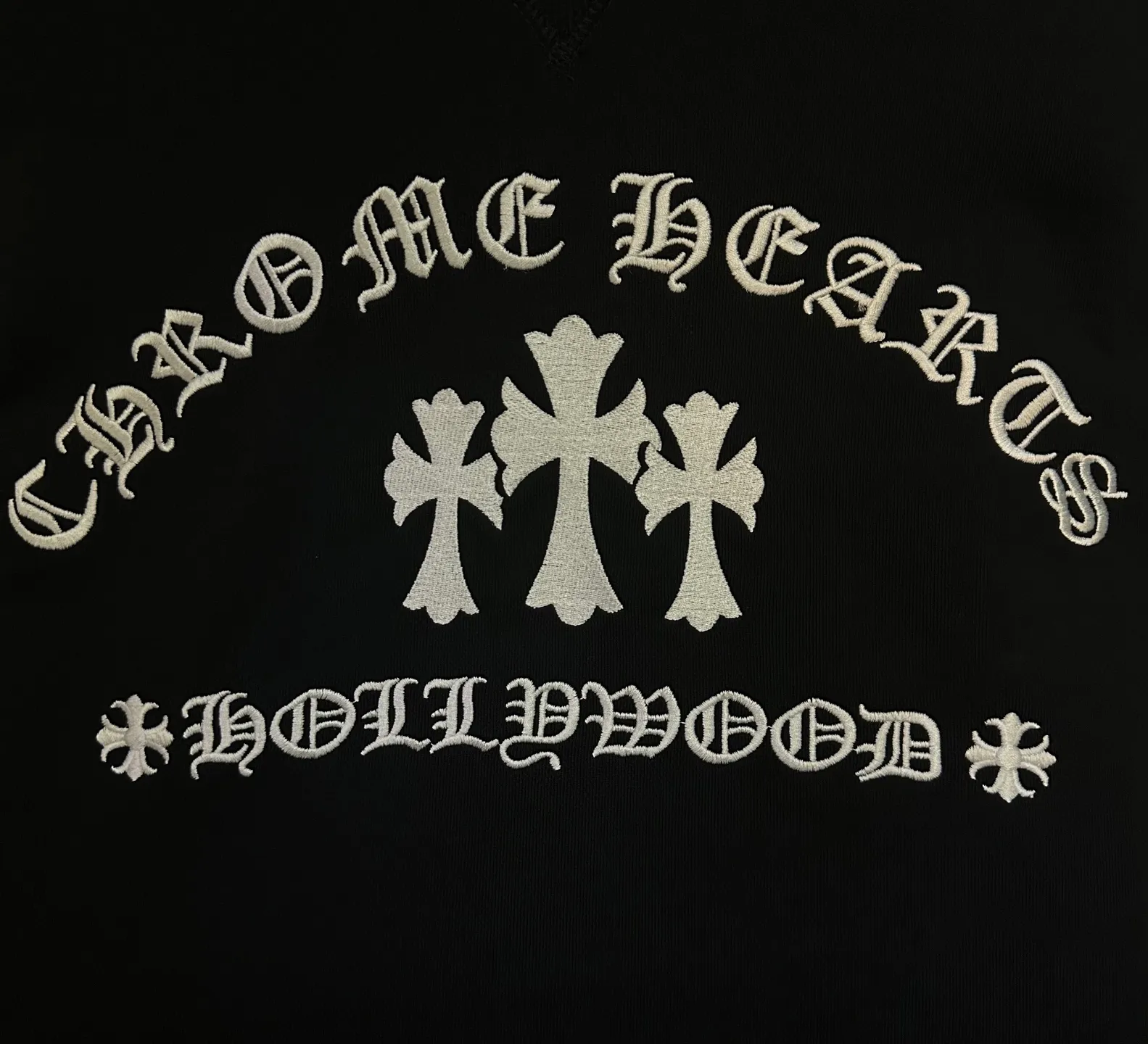 P430 Chrome Hearts Cross Embroidered Sweater Fabric: Made of 380g Korean cotton and linen sweatshirt 100% cotton Customized hardware Thread Accessories Matching version Same style for men and women -Color: Black -Size: S M L XL